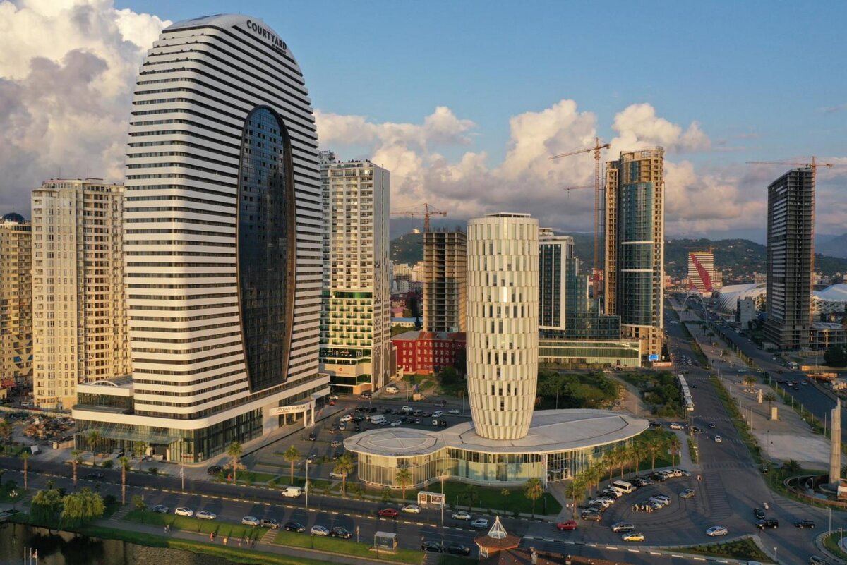 Батуми. Дом Юстиции. Фото из свободного доступа в интернете