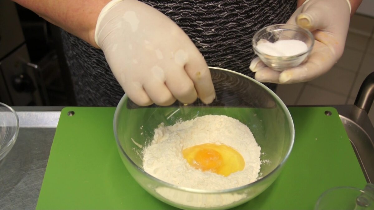 Наваристые щи с кислой капустой и клёцками. Не отказывать себе в удовольствии.