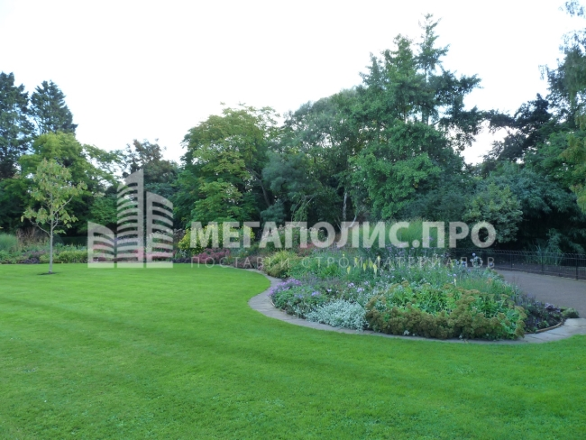 Миксбордер кругового обзора в Риджентс-парк, Лондон. Пример традиционного подхода к созданию композиций.