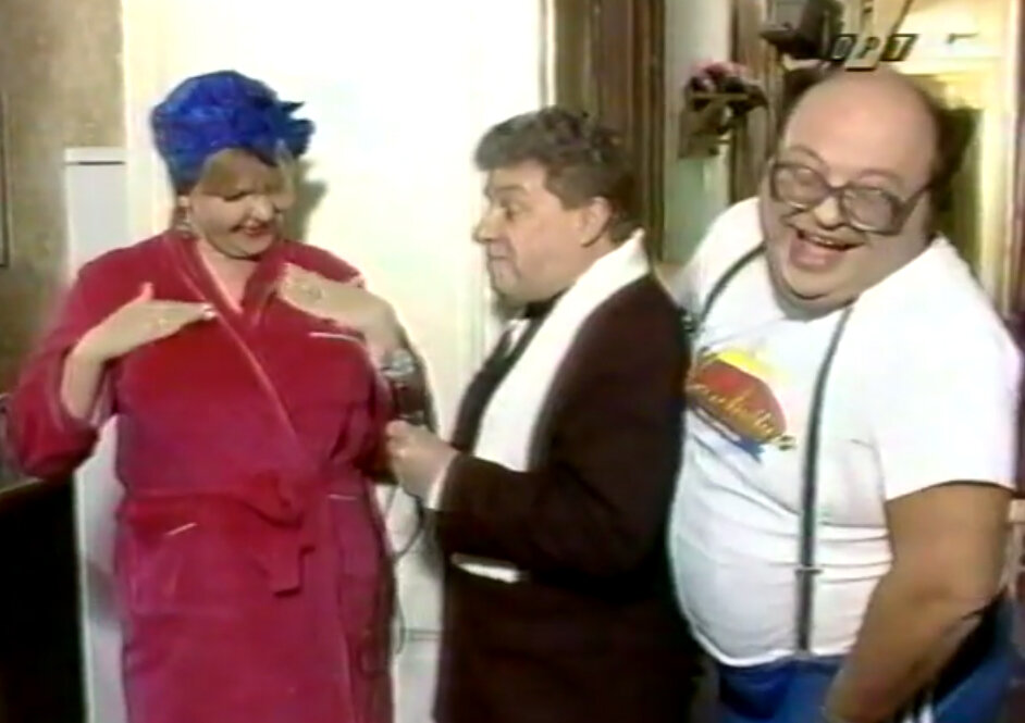 Кадр из передачи "Джентльмен Шоу". Мужчины пришли смотреть "Эротическое шоу"