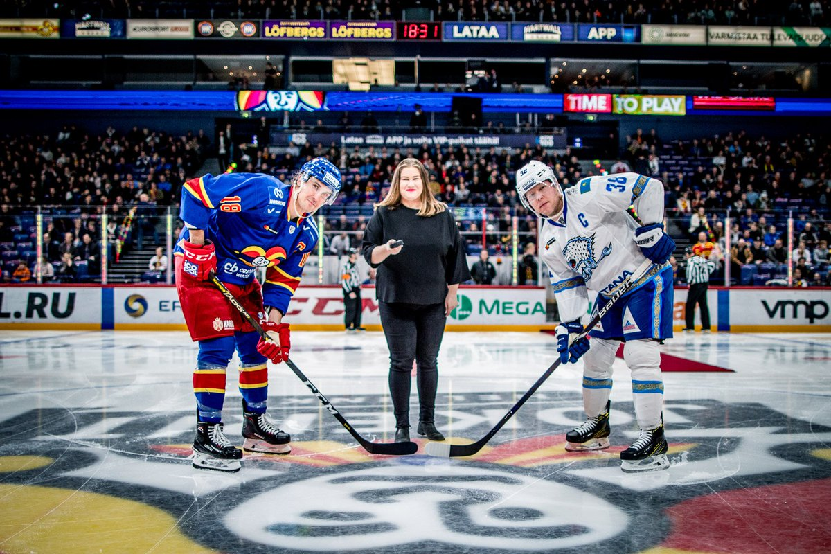 фото взято:https://pbs.twimg.com/media/DstuuCcXoAAzMh1.jpg