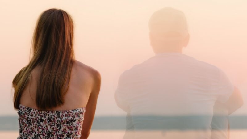 Расставание - это всегда больно и тяжело. 