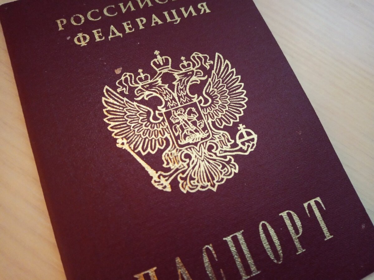 Все волонтеры, которые носят пенсионерам продукты и лекарства, обязательно прошли аккредитацию, их паспортные данные хранятся в штабе