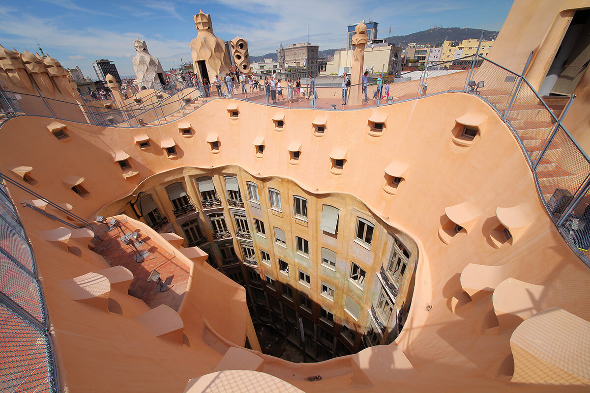 Последнее творение архитектора Гауди в Барселоне. дом мила (Casa Milà) или  «Лa Педрера» | Домашний турист | Дзен