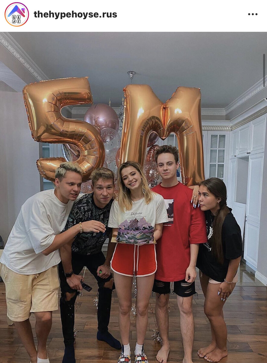 Инстаграм @thehypehouse.ru
