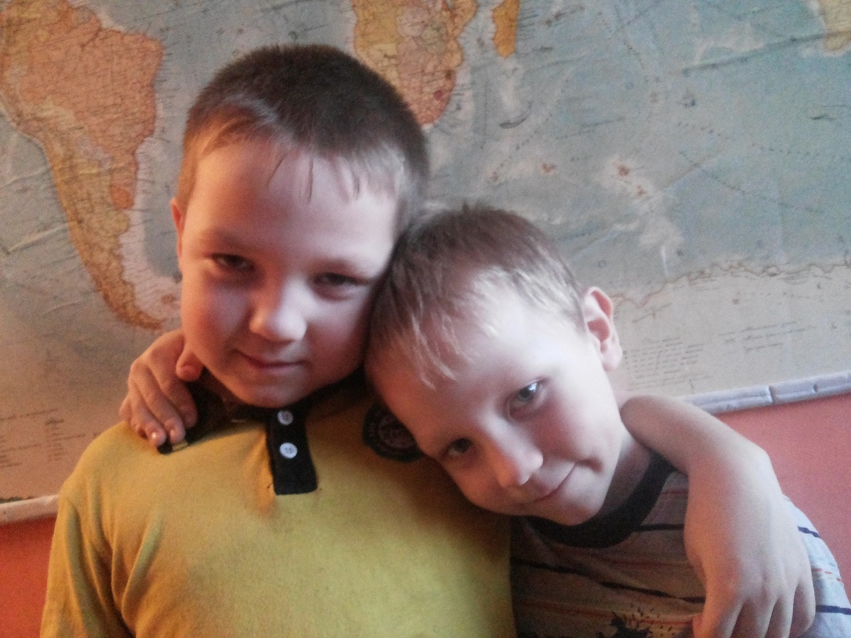 Два брата - хулигана