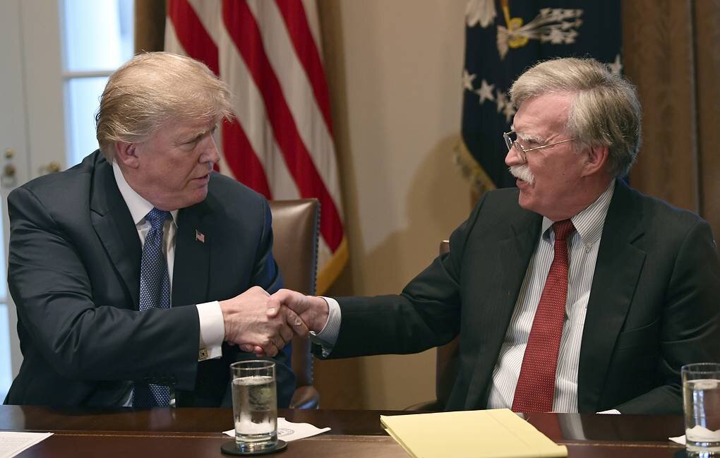Президент США Дональд Трамп и Джон Болтон © AP Photo/Susan Walsh