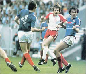 ФИНАЛЬНЫЙ ТУРНИР
Один из лучших чемпионатов Европы состоялся в 1984 году.-2