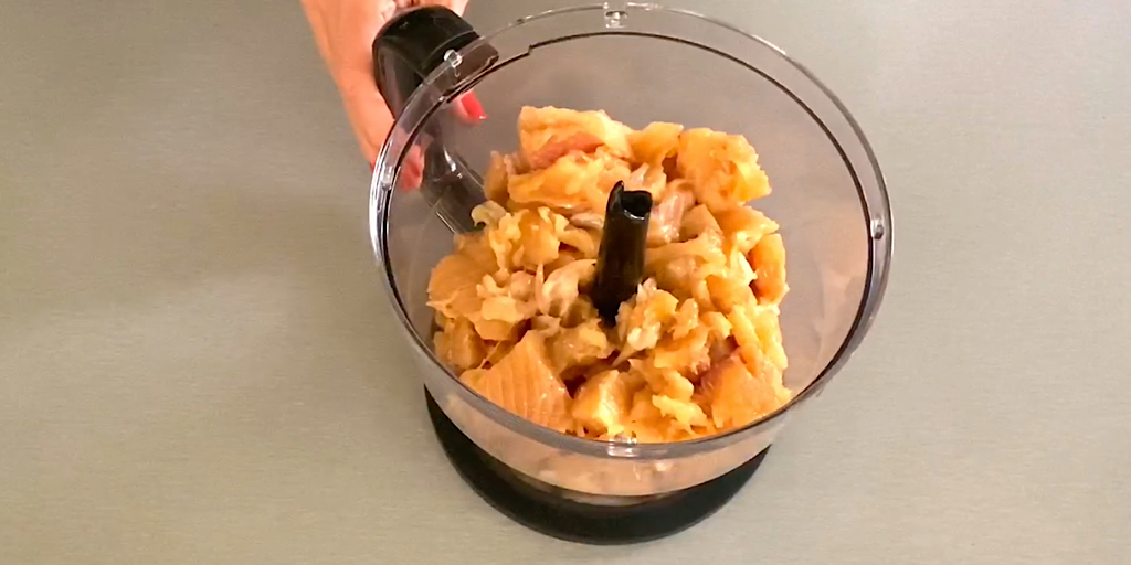 Измельчаем до однородного состояния.