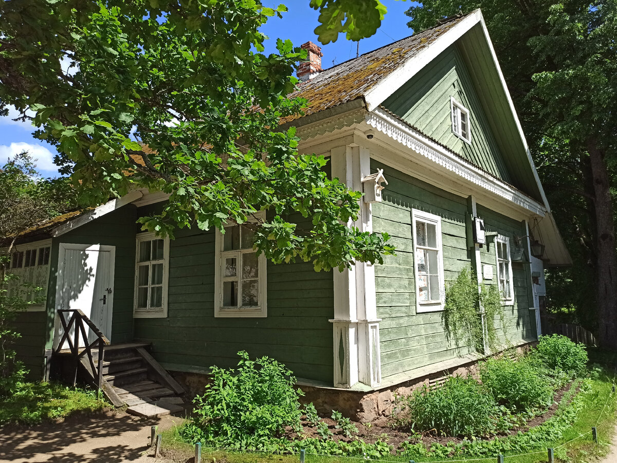 михайловское родовое имение пушкина изложение огэ