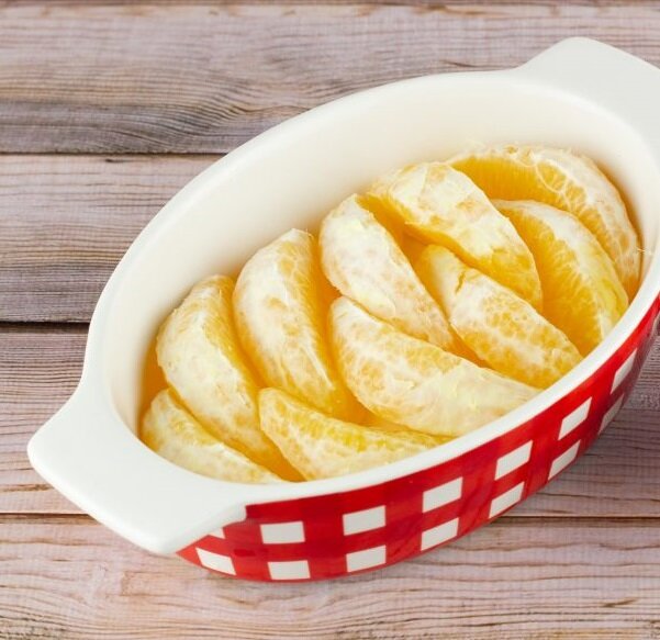 Пробовали ли Вы когда-нибудь запеченный апельсин? Это очень вкусный и полезный десерт! Ароматный мед с корицей, грецкие орехи и теплый апельсин - настоящая атмосфера зимнего праздника!-2