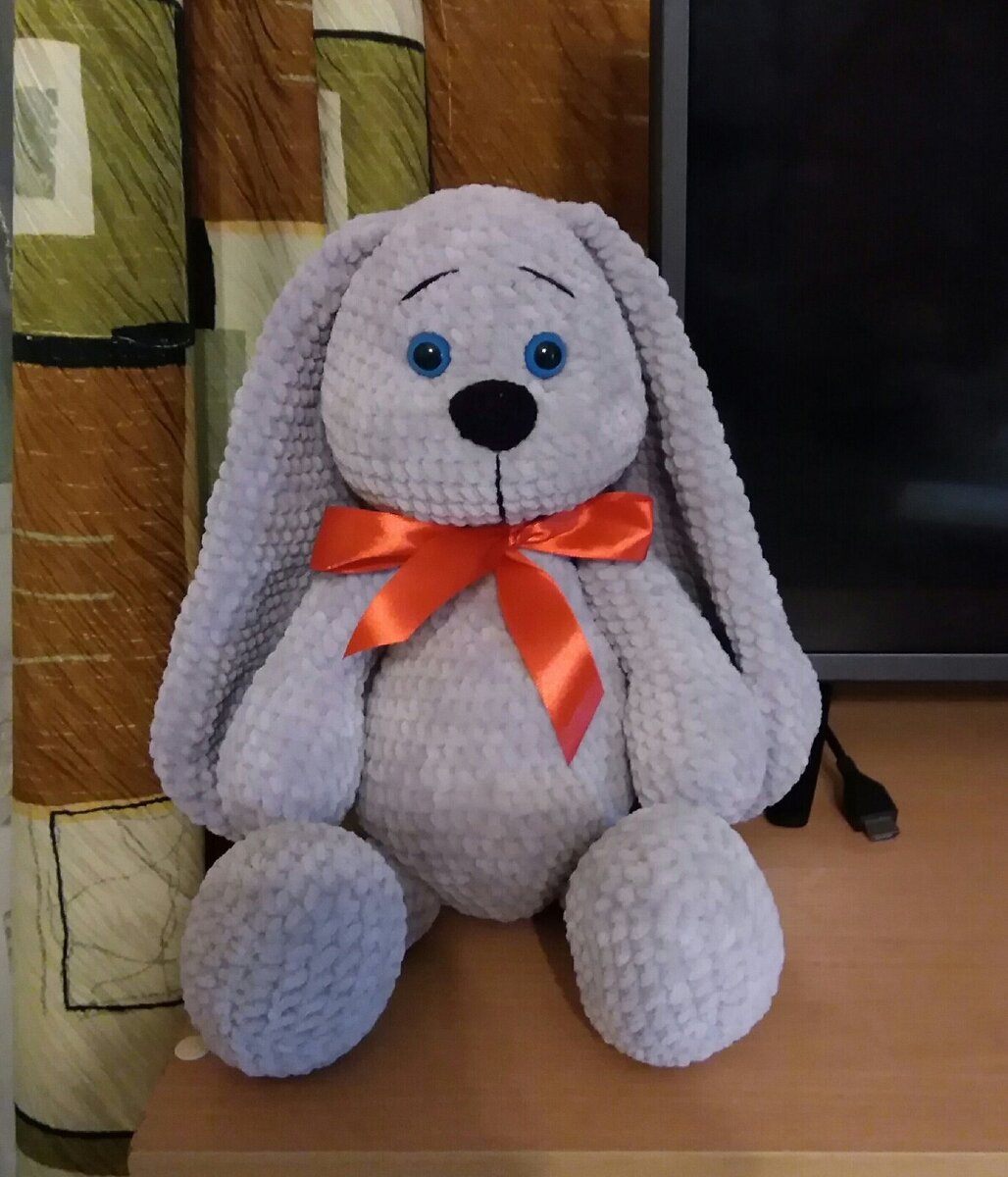 Немного грустный заяц. 