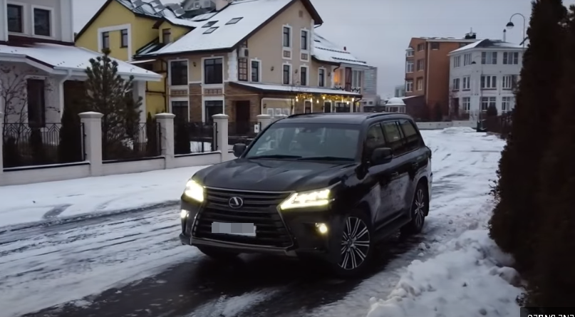 Lexus LX 570  в комплектации  Heritage Black Vision V8