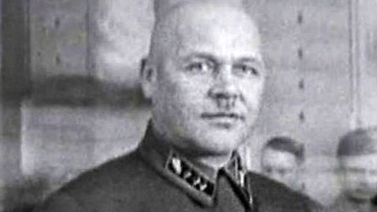 Д г павлов командующий. Павлов генерал 1941.