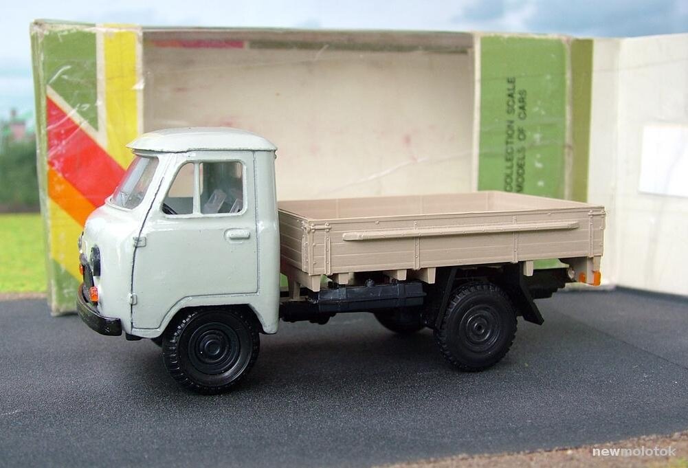 Уаз 452Д от "Русской миниатюры", Россия, 90-е.