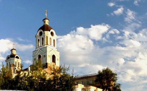  Церковь была прямоугольной в плане, с цокольным этажом и надстроенной над притвором колокольней. 