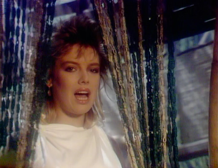 Кадры из клипа