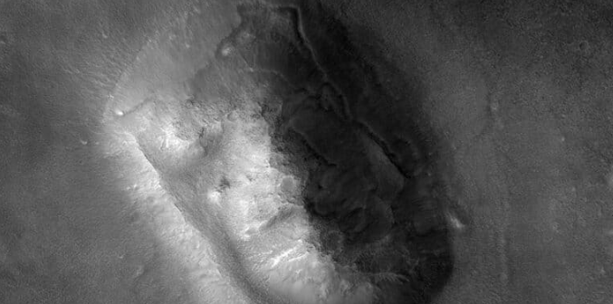 Лицо на Марсе в лучшем качестве. Изображение: NASA / JPL / University of Arizona 