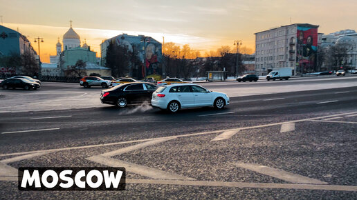 КАКИЕ МАШИНЫ ЕЗДЯТ В ЦЕНТРЕ МОСКВЫ 🇷🇺 Гуляем по городу и смотрим на машины