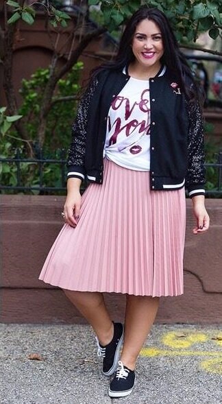 С футболкой