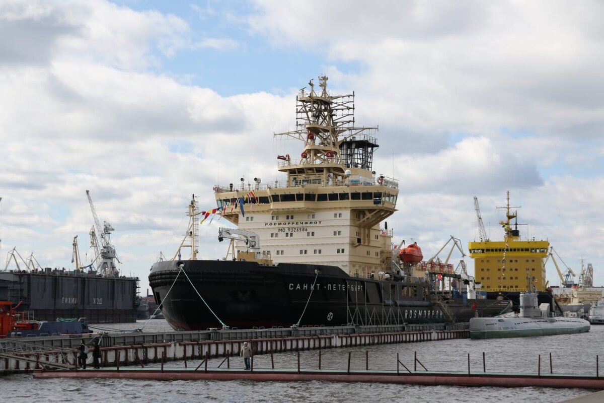 Ледокол «Санкт-Петербург» построен на Балтийском заводе в 2009-м, через год после ледокола «Москва»  