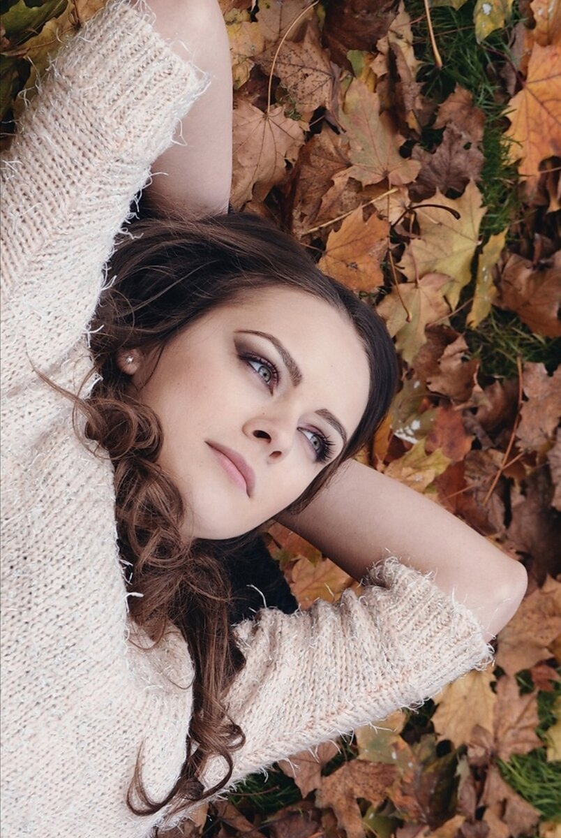 Source: https://pixabay.com/ru/photos/%D0%B6%D0%B5%D0%BD%D1%89%D0%B8%D0%BD%D0%B0-%D0%BA%D1%80%D0%B0%D1%81%D0%B8%D0%B2%D0%B0%D1%8F-%D0%B4%D0%B5%D0%B2%D0%BE%D1%87%D0%BA%D0%B0-%D0%BB%D0%B5%D0%B6%D0%B0%D1%89%D0%B8%D0%B9-2003647/