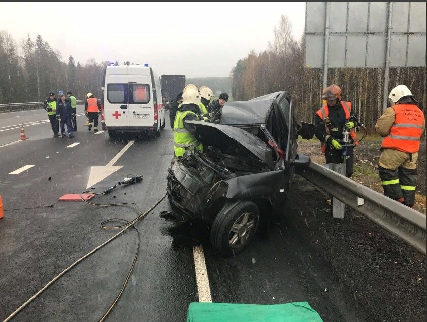 Так обычно заканчиваются гонки на трассе