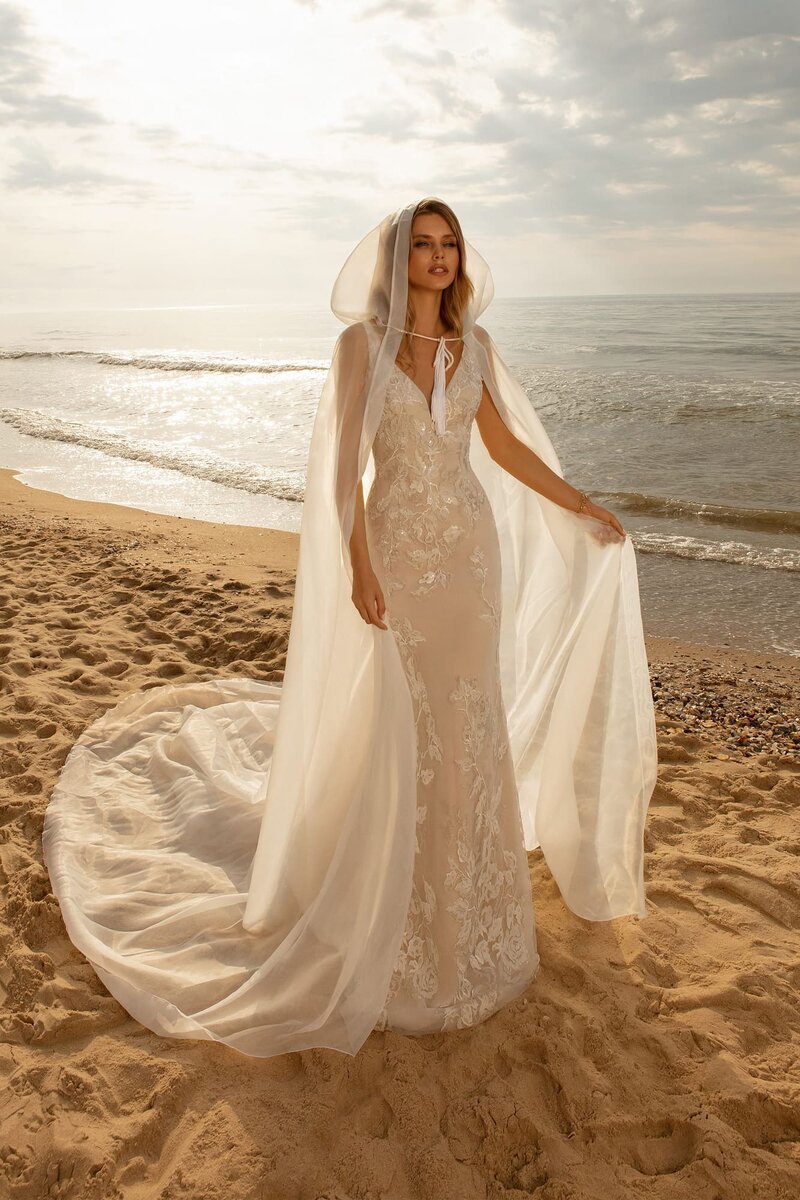 Свадебные платья с кейпами https://www.sv-valens.ru