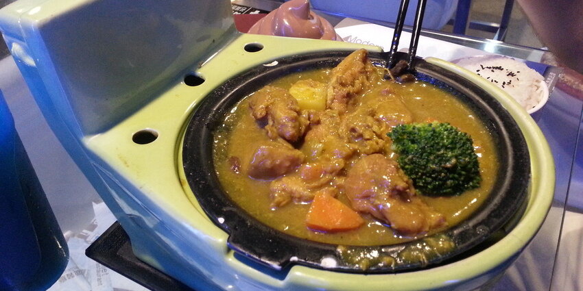 Тарелка в виде туалета