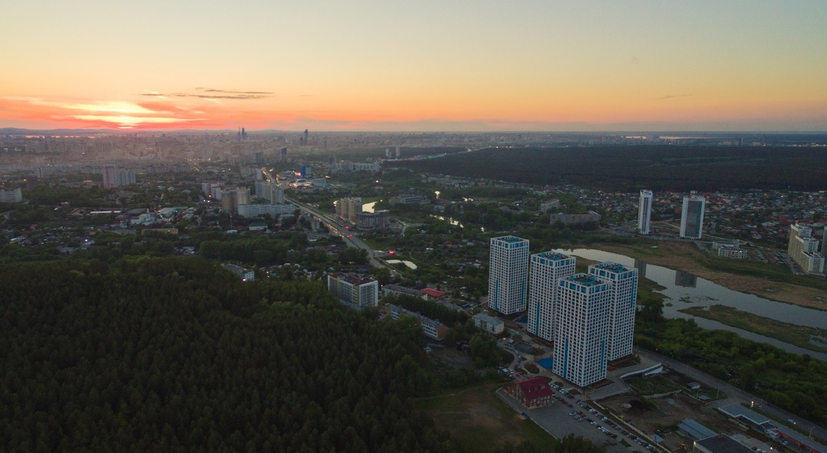 Фотографии места преступления со страницы Алексея Александров в контакте - https://vk.com/eos1ds