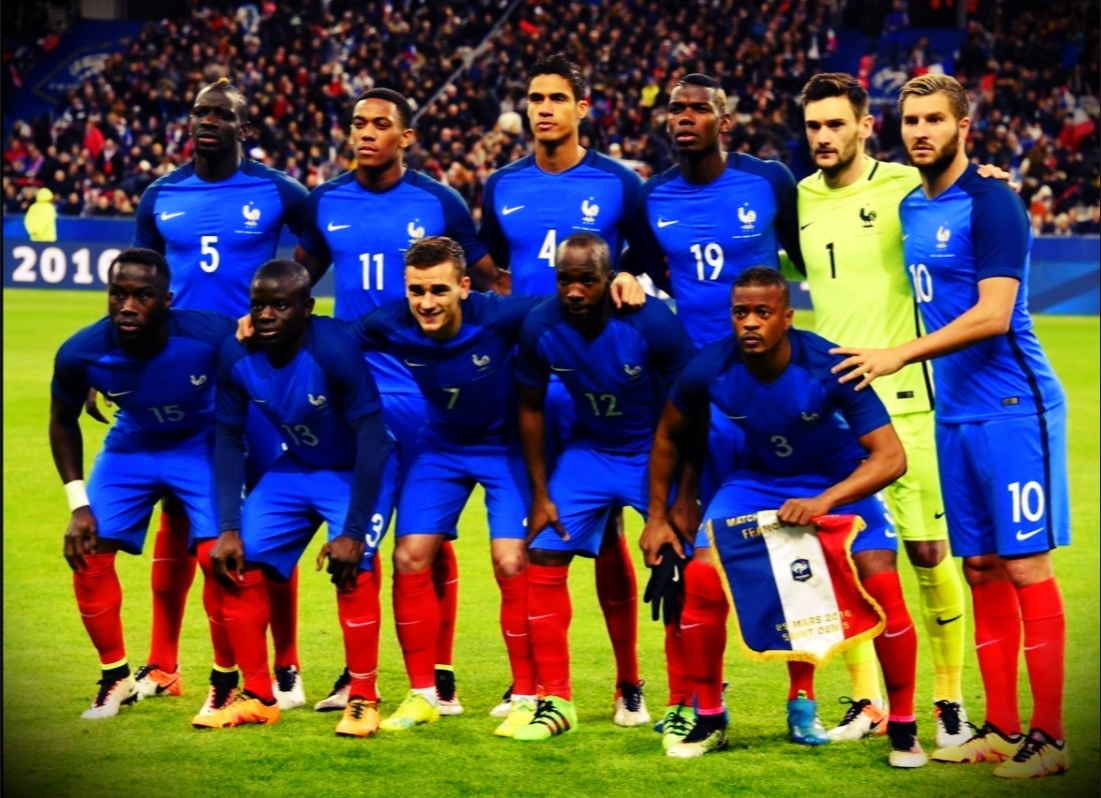 Сборная Франции по футболу состоящая в основном из темнокожих футболистов.