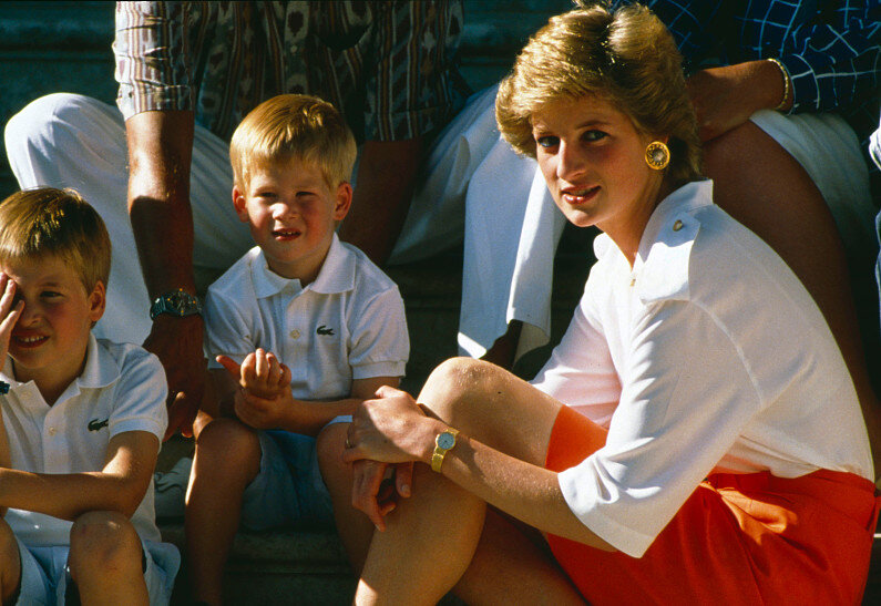 REX / ShatterstockПринцесса Диана с сыновьями Уильямом и Гарри