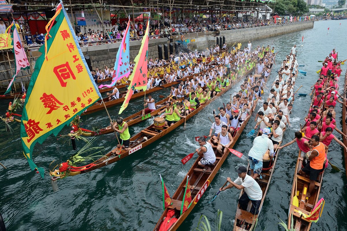Фестиваль в течение года. Праздник драконьих лодок дуаньу. Праздник драконьих лодок в Китае. Фестиваль драконьих лодок в Китае. Праздник дуаньу в Китае.