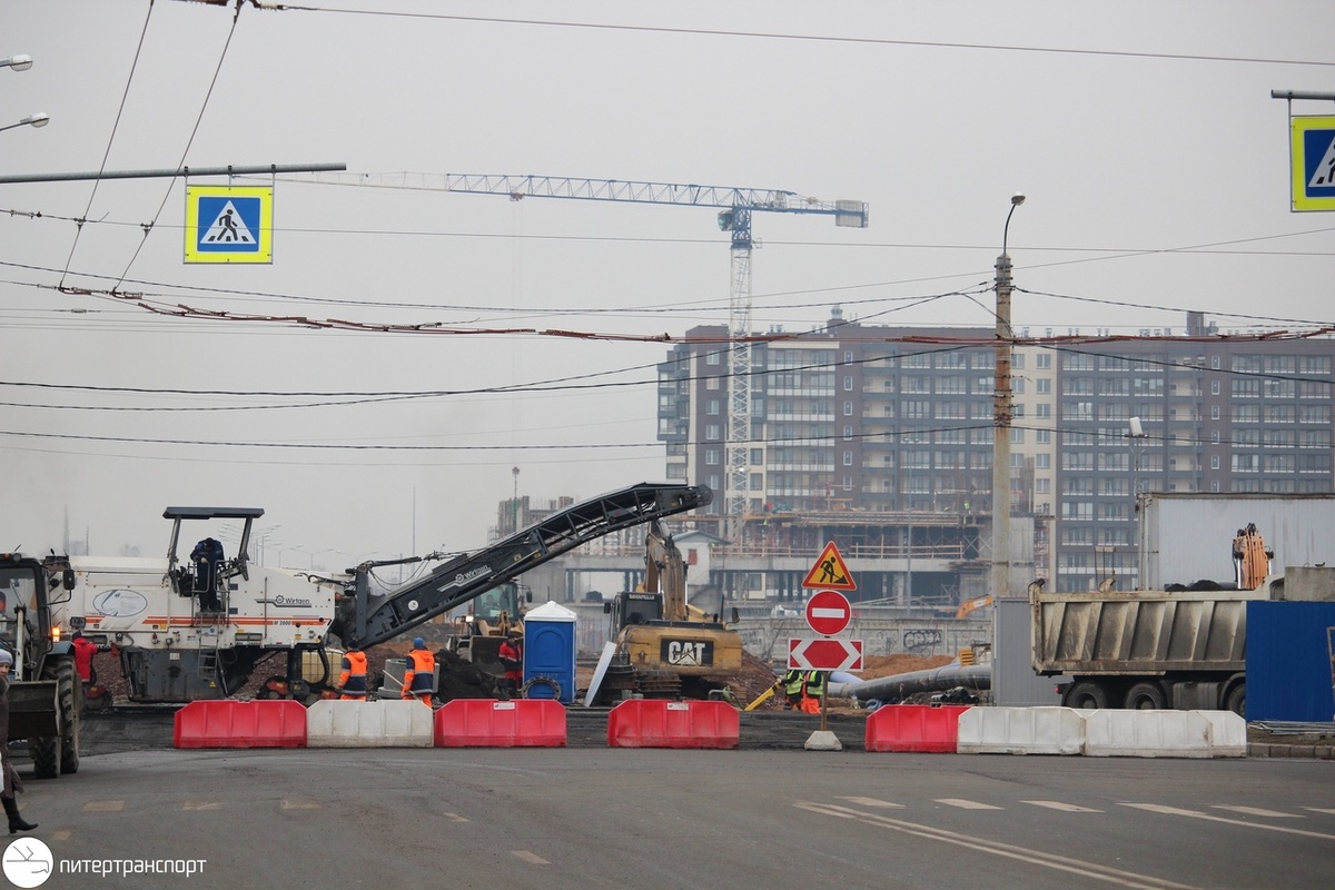 Вдали - ЖК "Солнечный город"