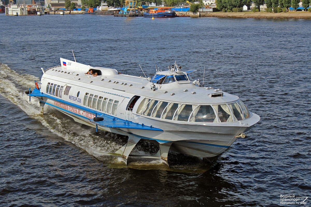 ракета по москве реке