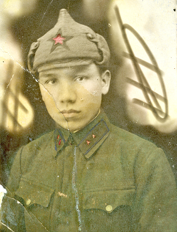 Иркутск, 9 января 1941 года. Младший сержант 171-го отдельного батальона связи 32-го стрелкового корпуса.