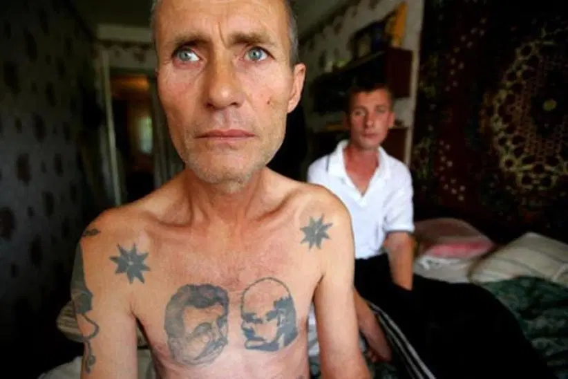 Показываю самые известные тюремные татуировки и рассказываю о том, что они на самом деле означают