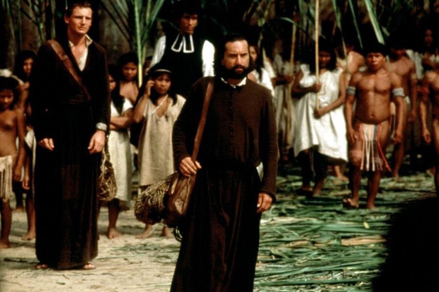 Кадр из фильма "Миссия". Источник: https://www.kinomania.ru/people/555/frames