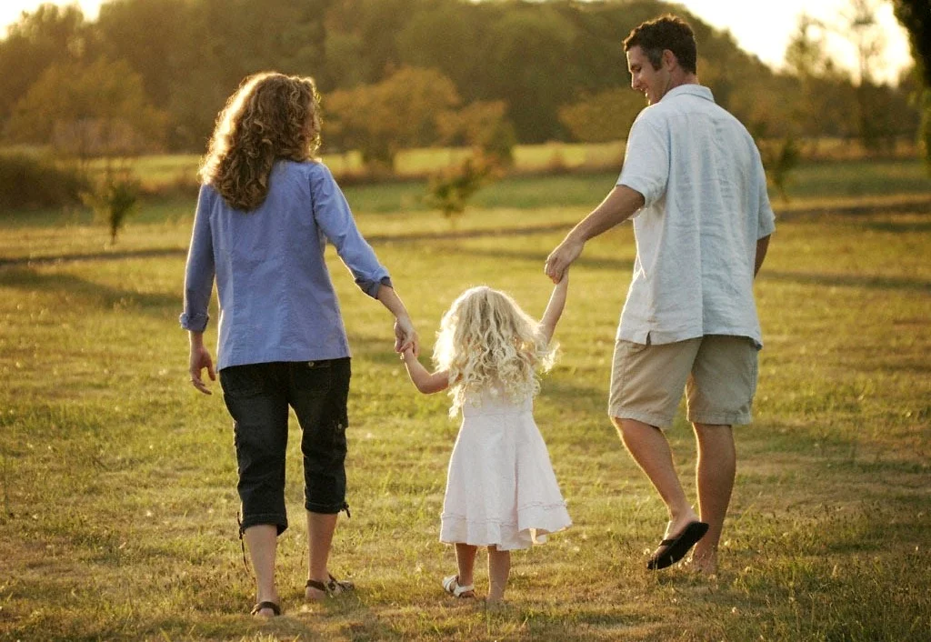 Family's life. Крепкая семья. Крепкая любящая семья. Мир в семье. Любовь семья.