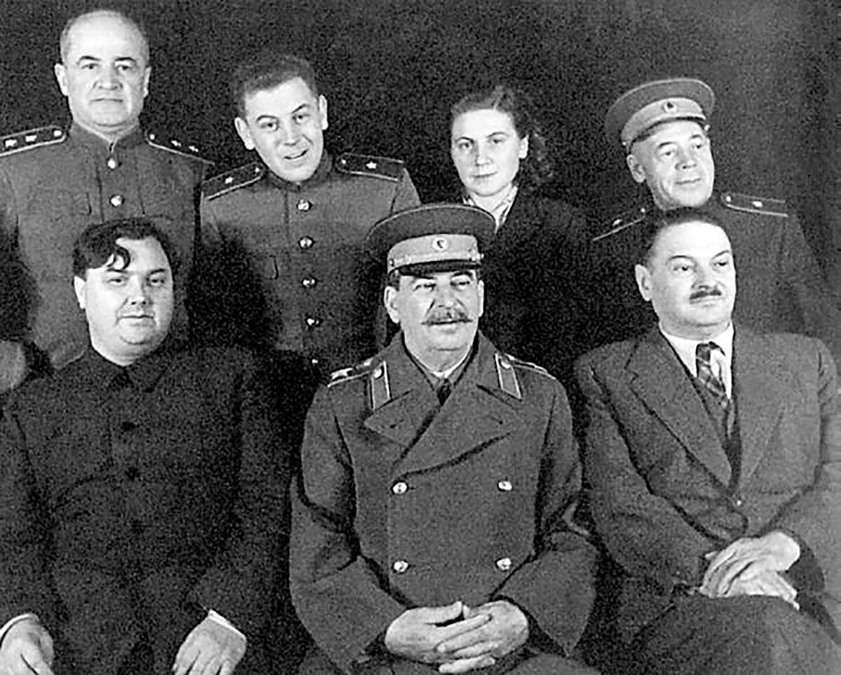 николай михайлович шверник. соратники сталина. сталин и его окружение в 1953 г. сталин 1922 год. михаил калинин и сталин.