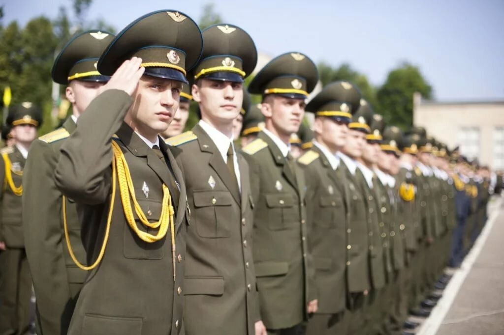 В современных воинских званиях армии РФ, есть такой момент, что...