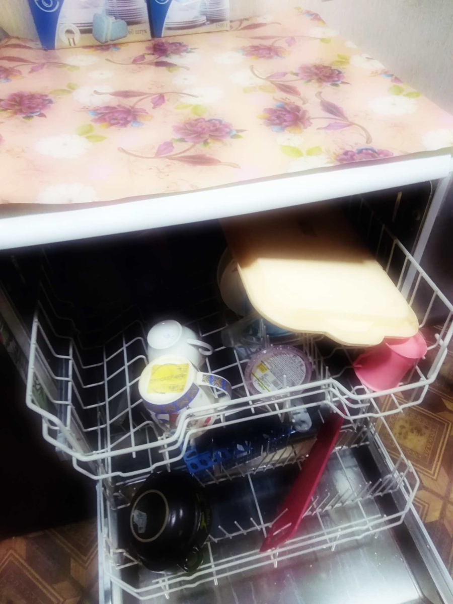 Руками я бы мыла час и не так качественно)