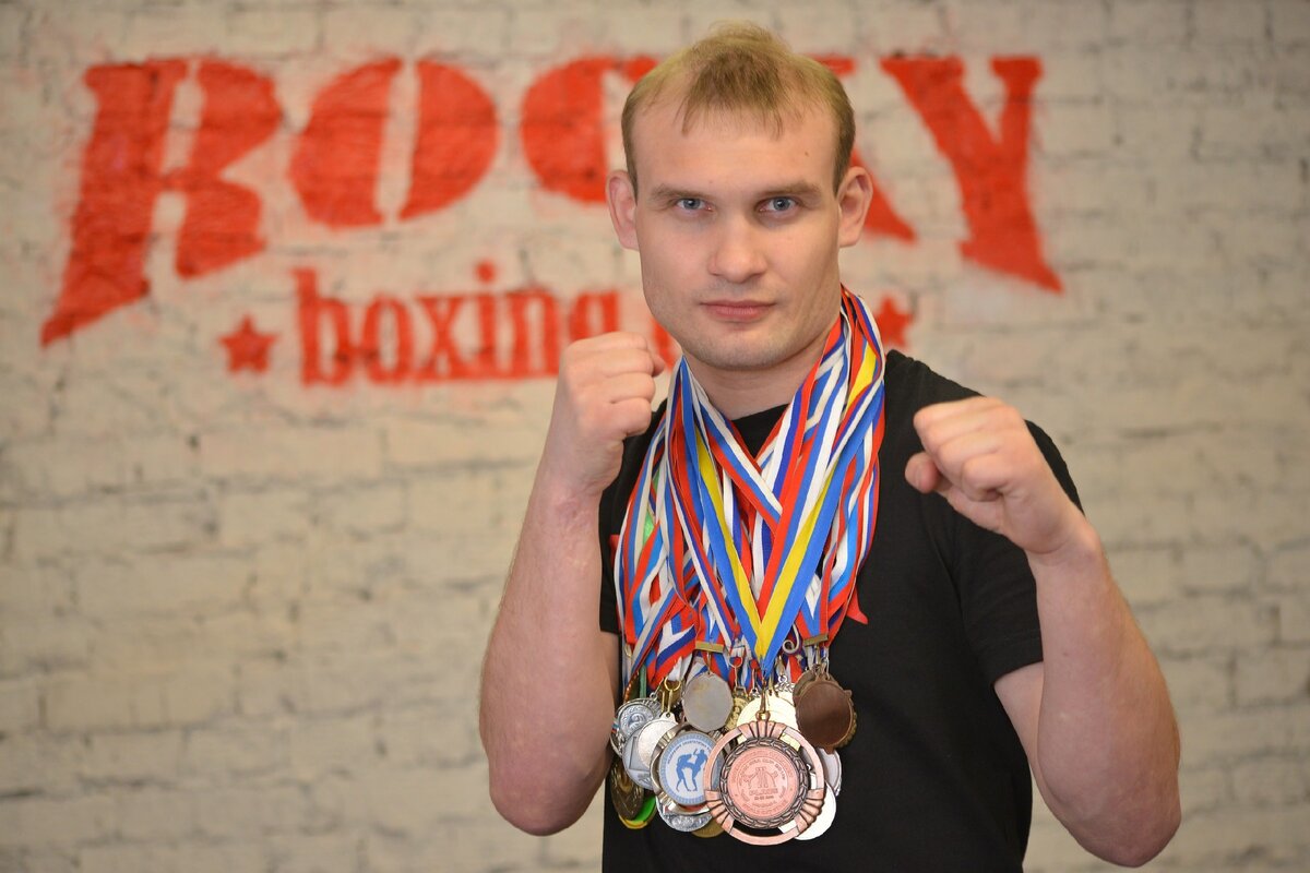 фото из боксерского клуба Rocky boxing club, в котором когда-то работал