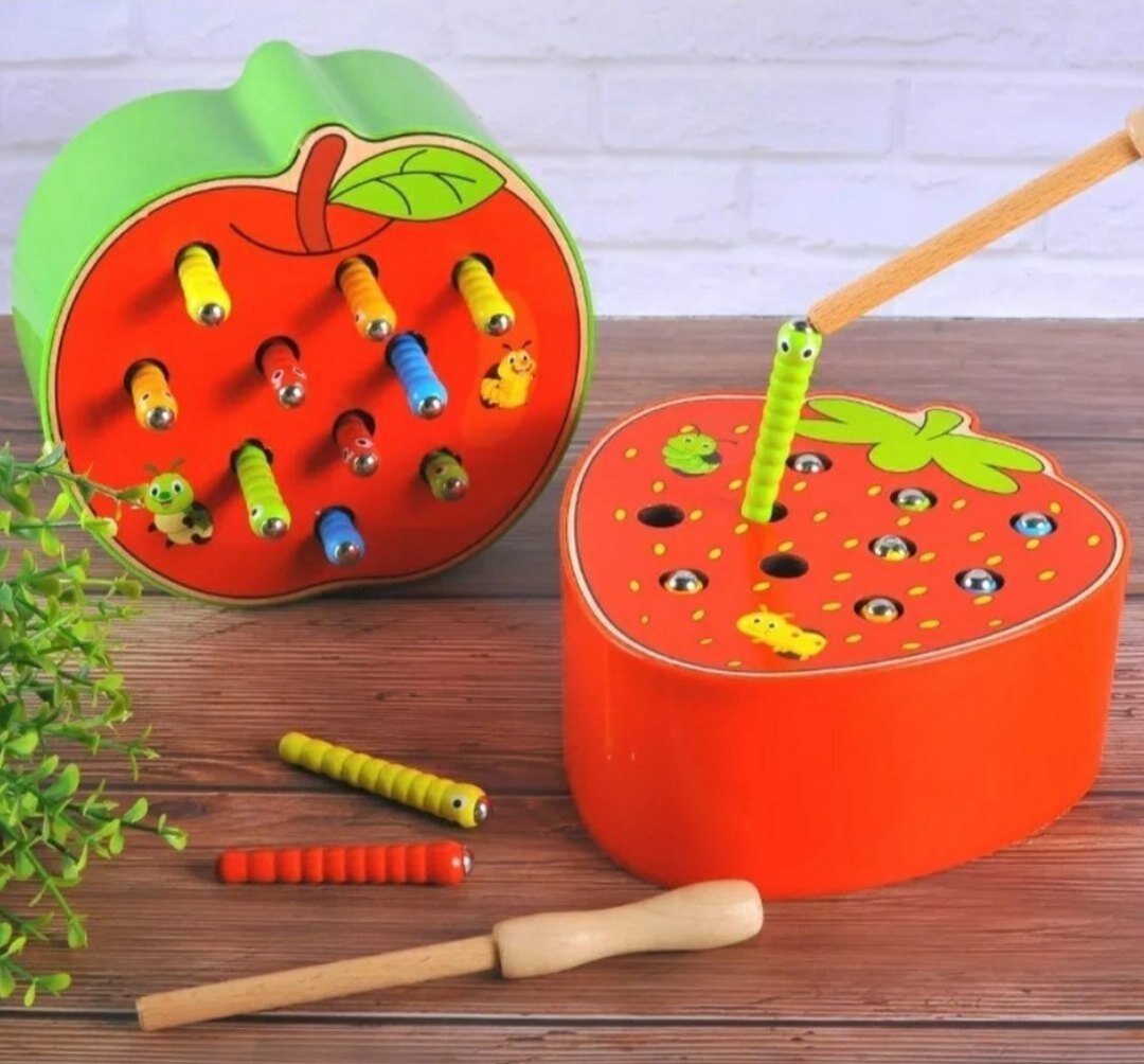 Развивающая игрушка для малышей - "Достань червячка"