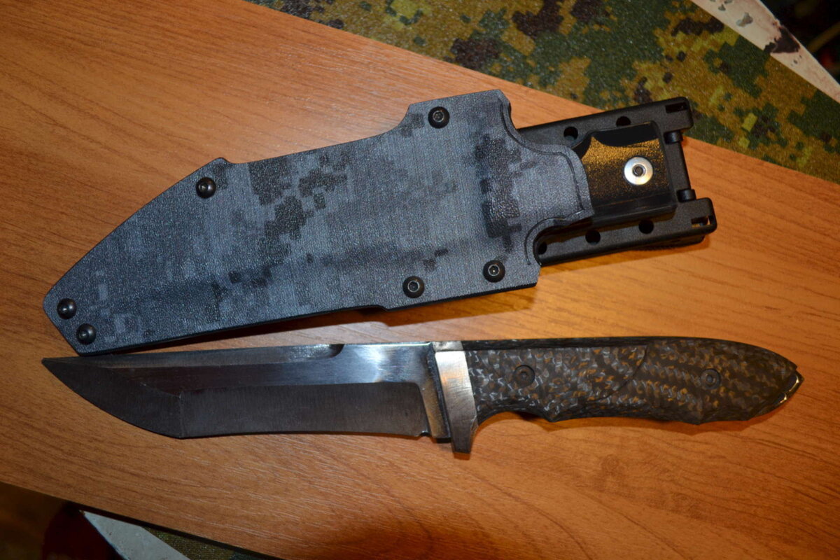 Нож - проект Гюрза художник-оружейник Муса Альмов