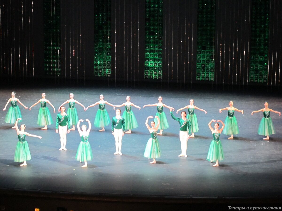 "Драгоценности" в Большом. "Изумруды"