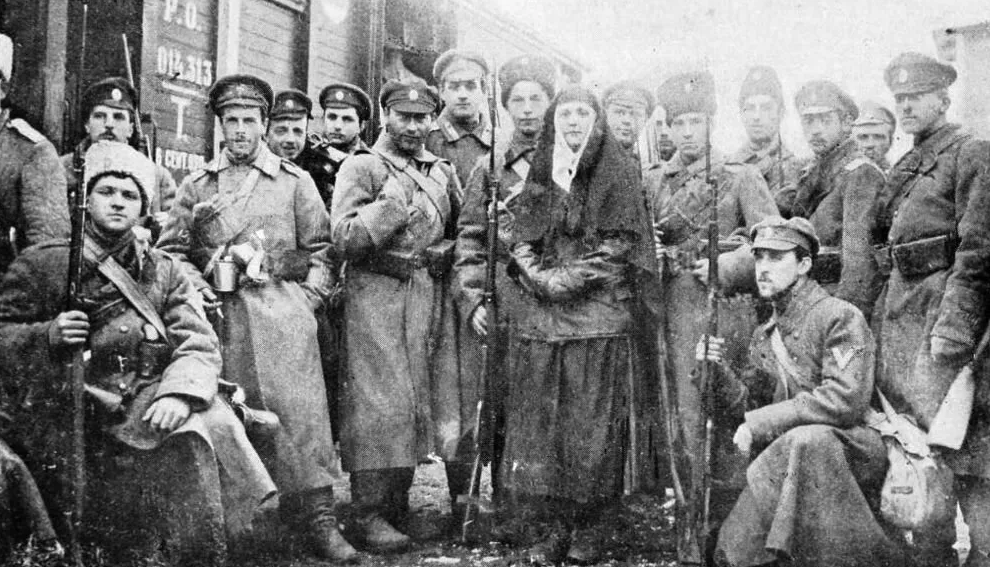 Белые. Источник: https://newseum.ru/novosti/mogli-li-belye-pobedit-v-grazhdanskoy-voyne/full/