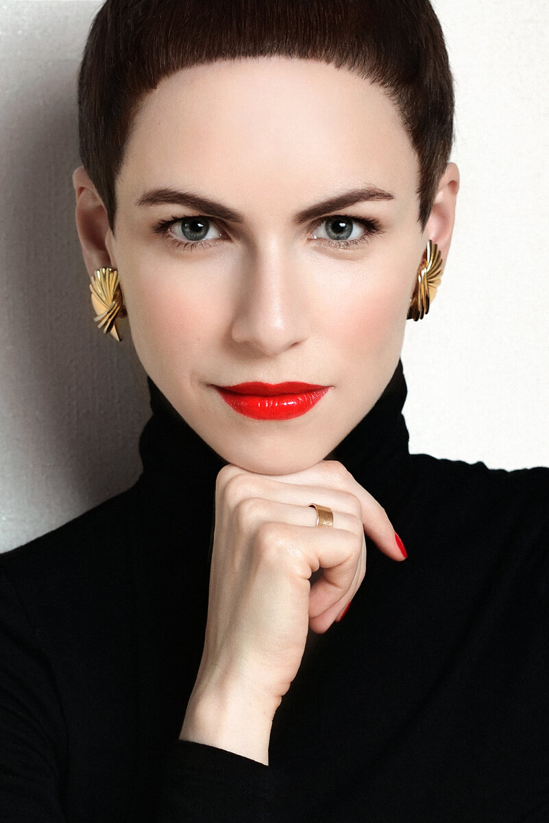 Автопортрет героини интервью Аллы Корж. 