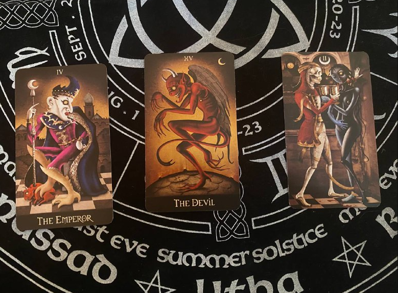 Расклад на май