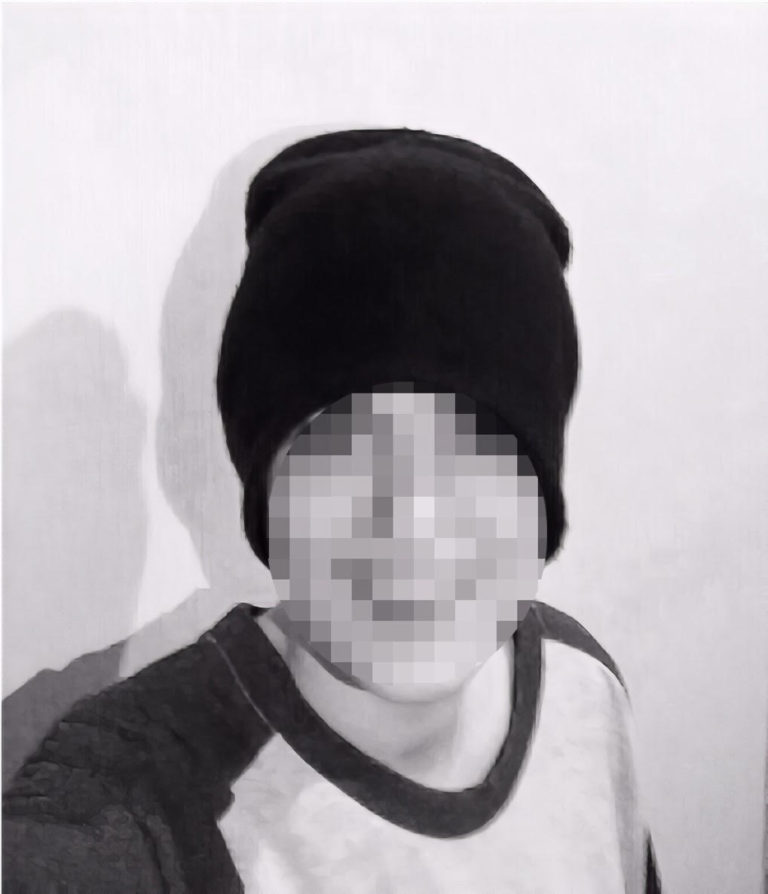 Свою фотографию Алина попросила сделать неузнаваемой.